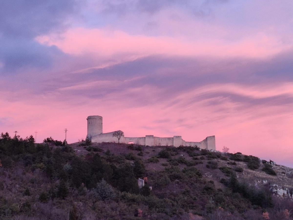 Villa Sognando Bominaco - Dimora Il Milord Exterior foto