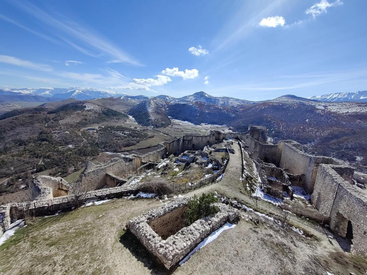 Villa Sognando Bominaco - Dimora Il Milord Exterior foto